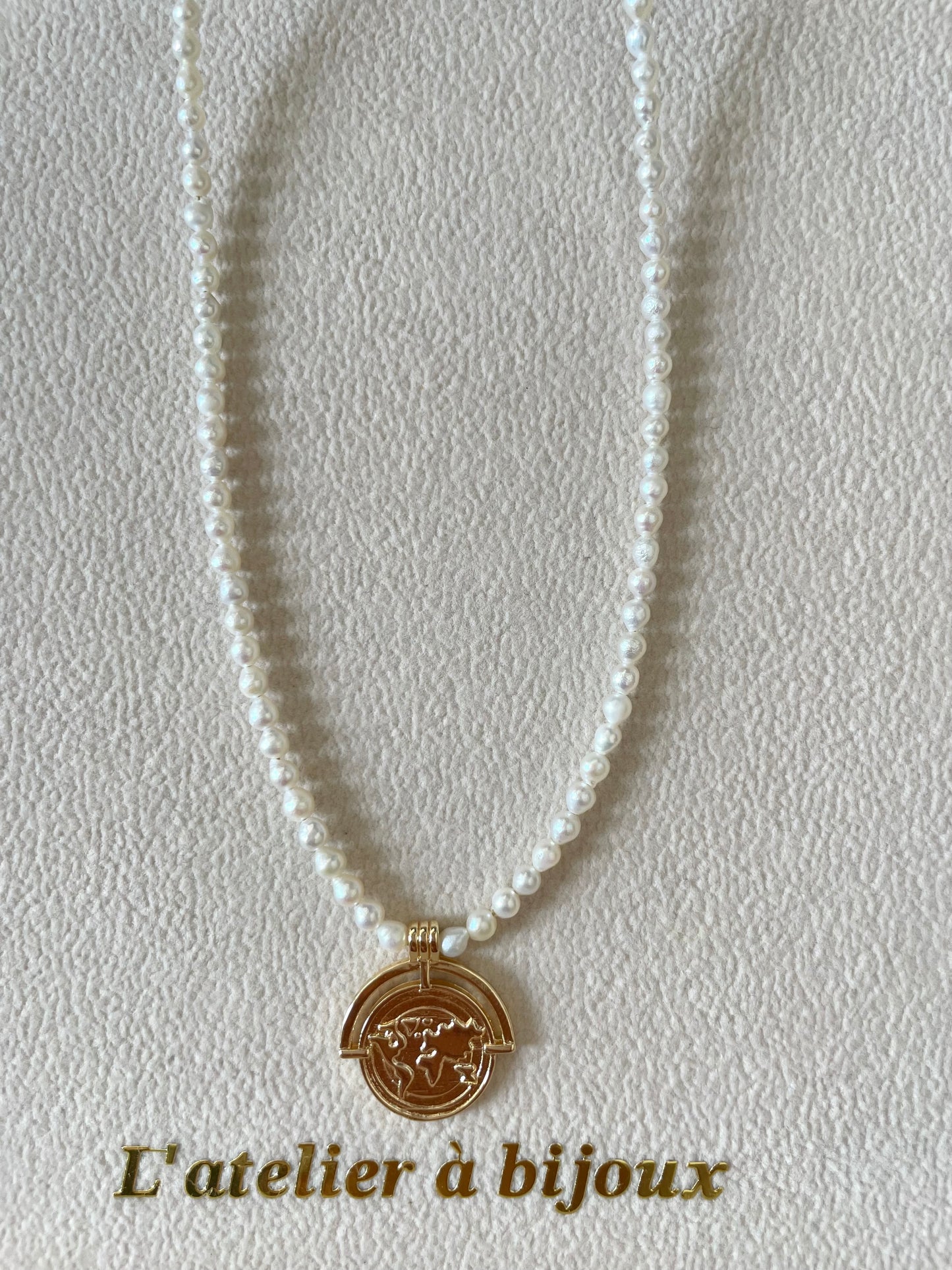 Vòng cổ ngọc trai 3.5mm & World map pendant