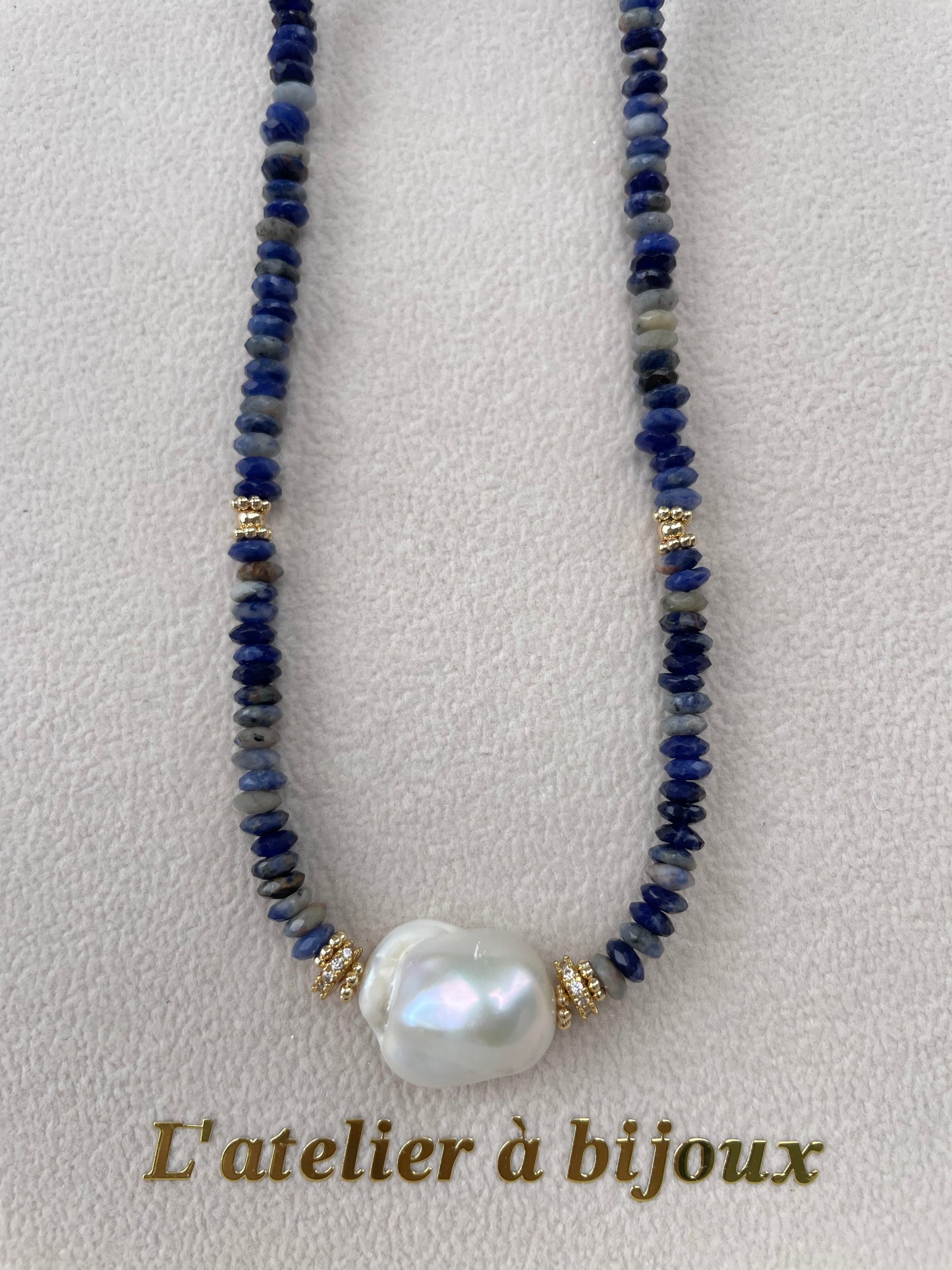 Vòng cổ Blue-vein stone & Baroque pendant