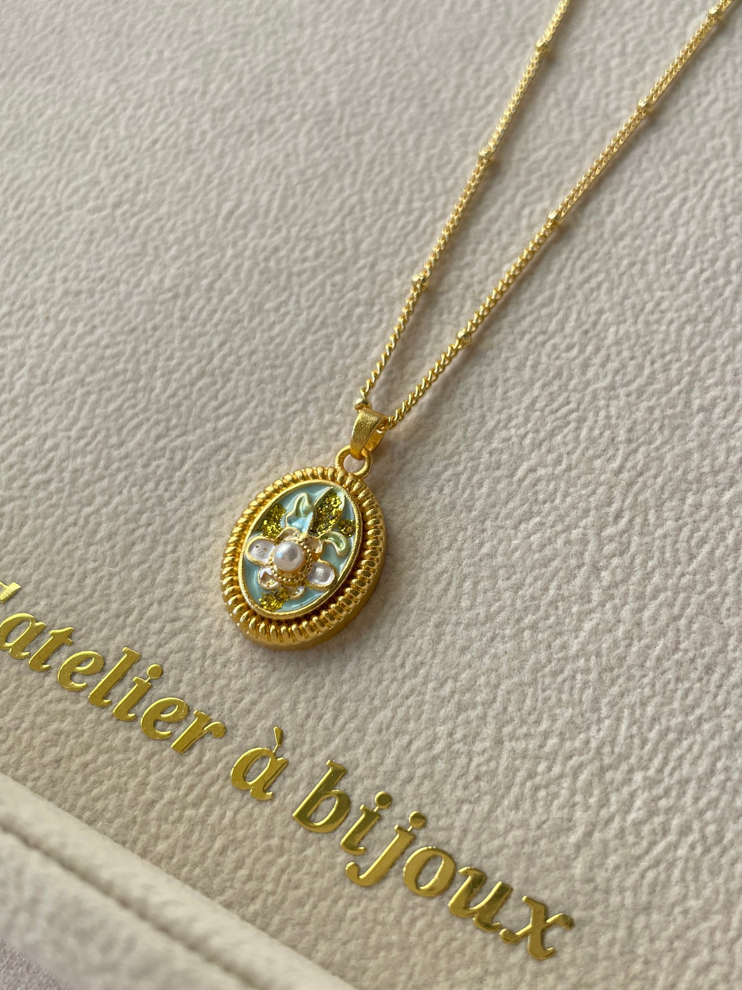 Vòng cổ Ivonna floral