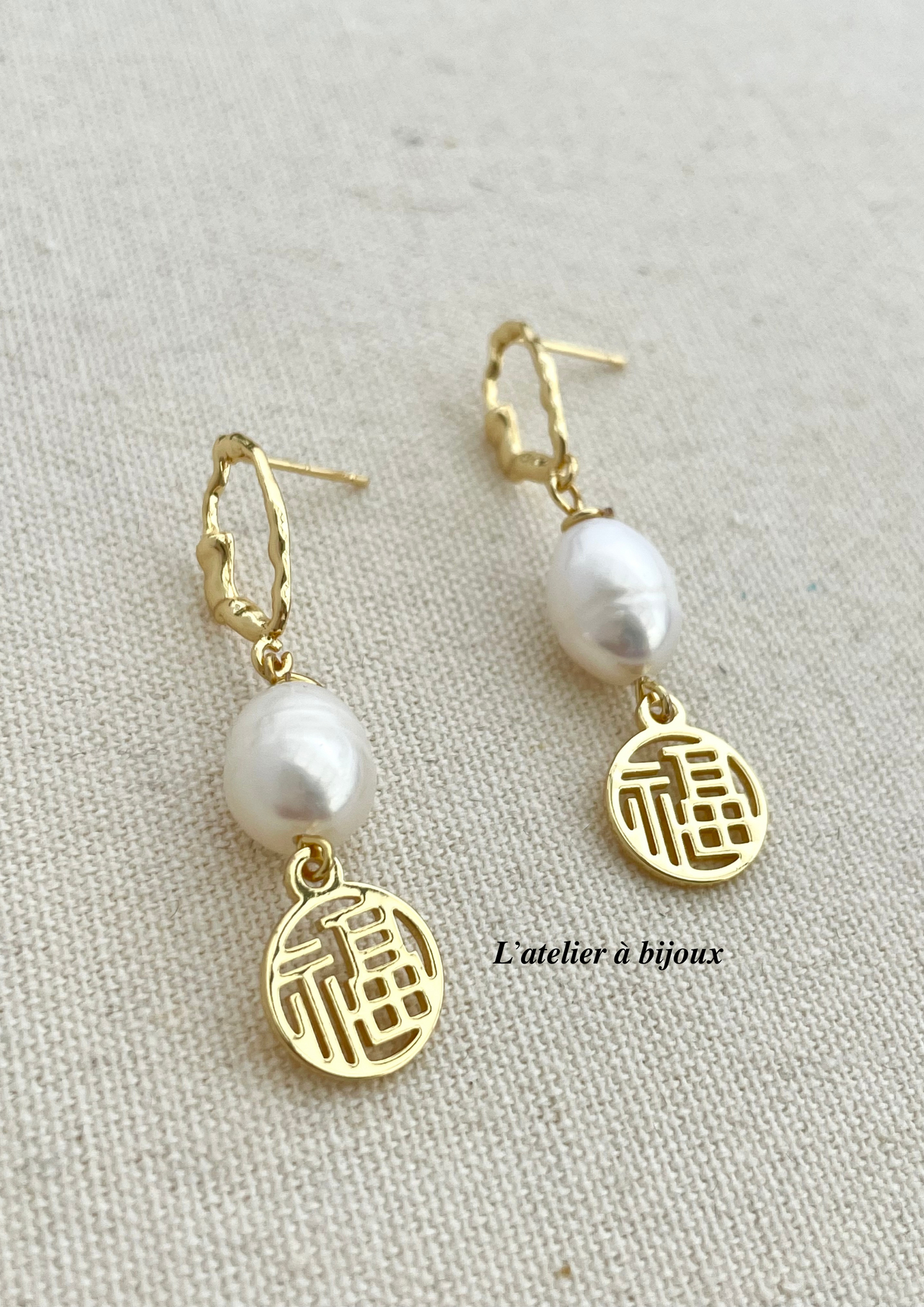 Hoa tai ngọc trai chữ Phúc