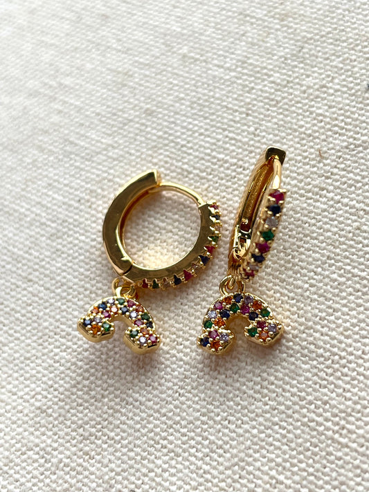 Hoa tai charm cầu vồng