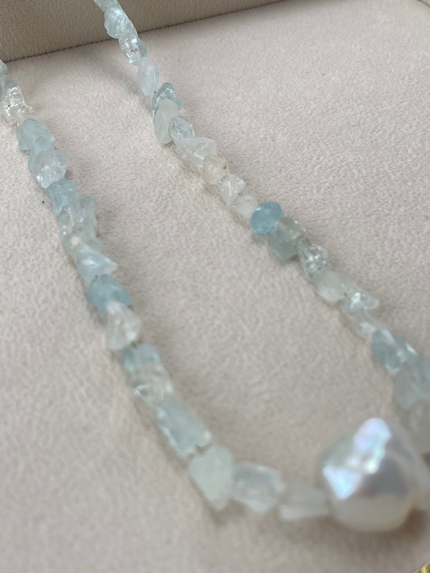 Vòng cổ đá Aquamarine & Baroque pendant