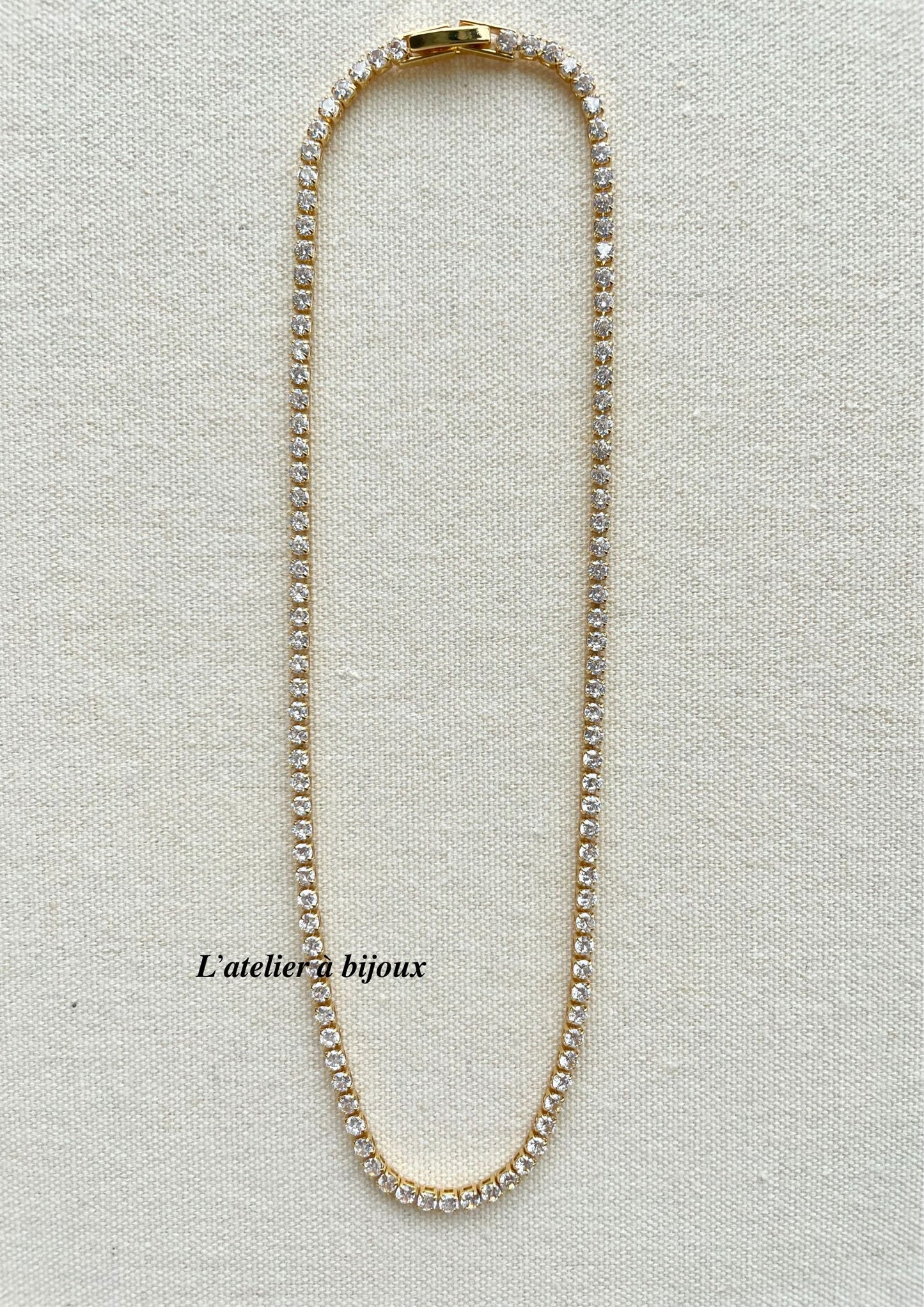 Vòng cổ Coral white