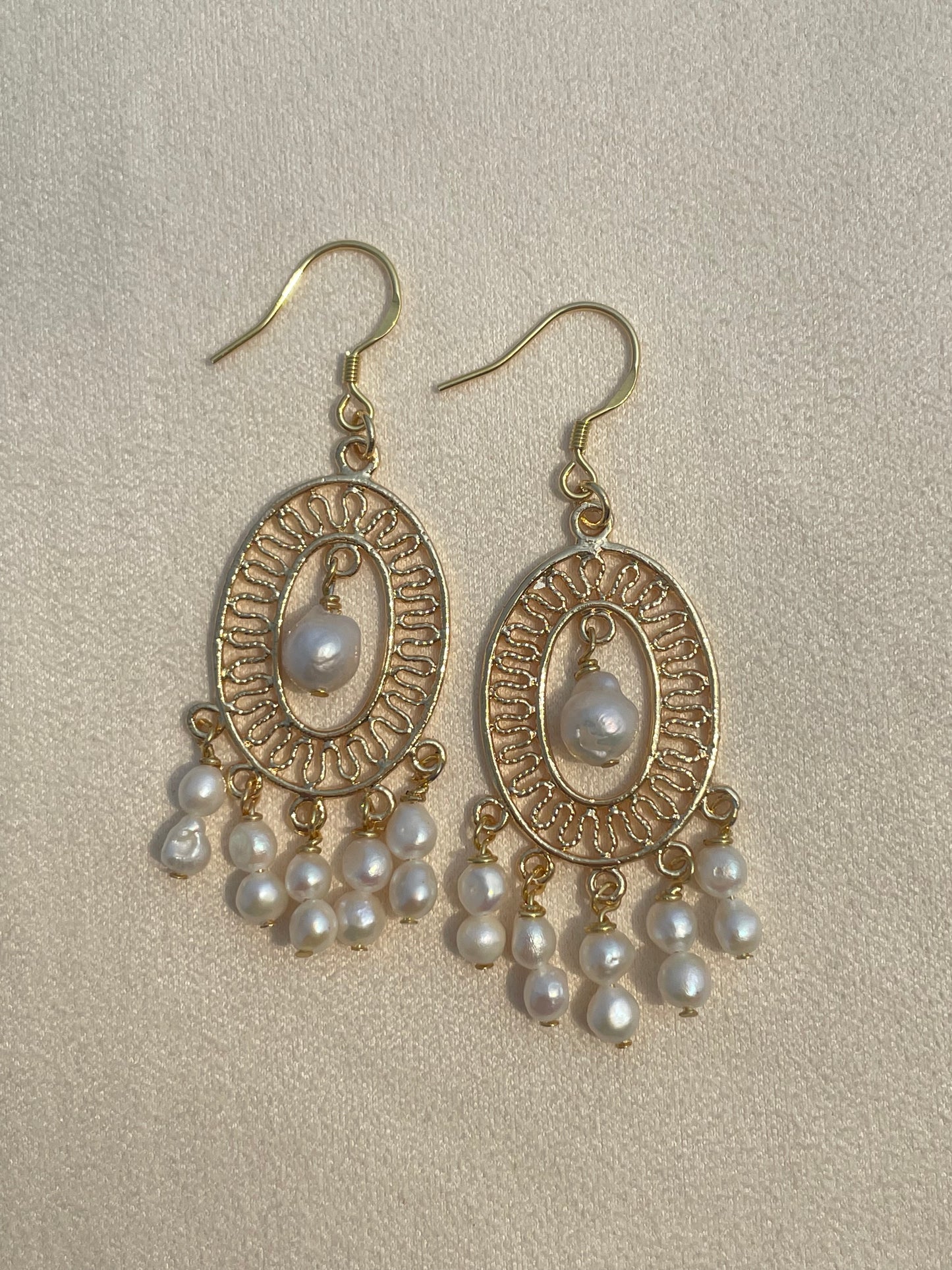 Hoa tai tua rua Tunnia A