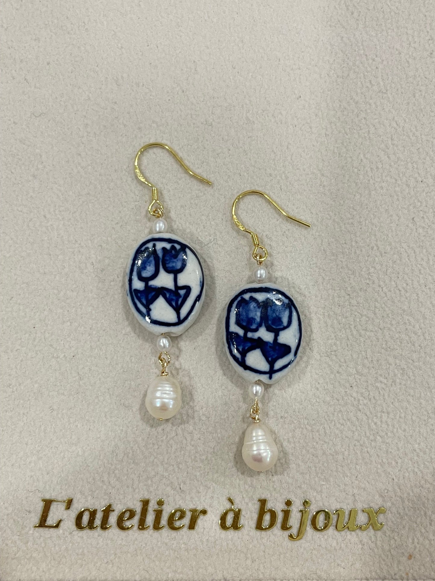 Hoa tai Pearl & porcelain