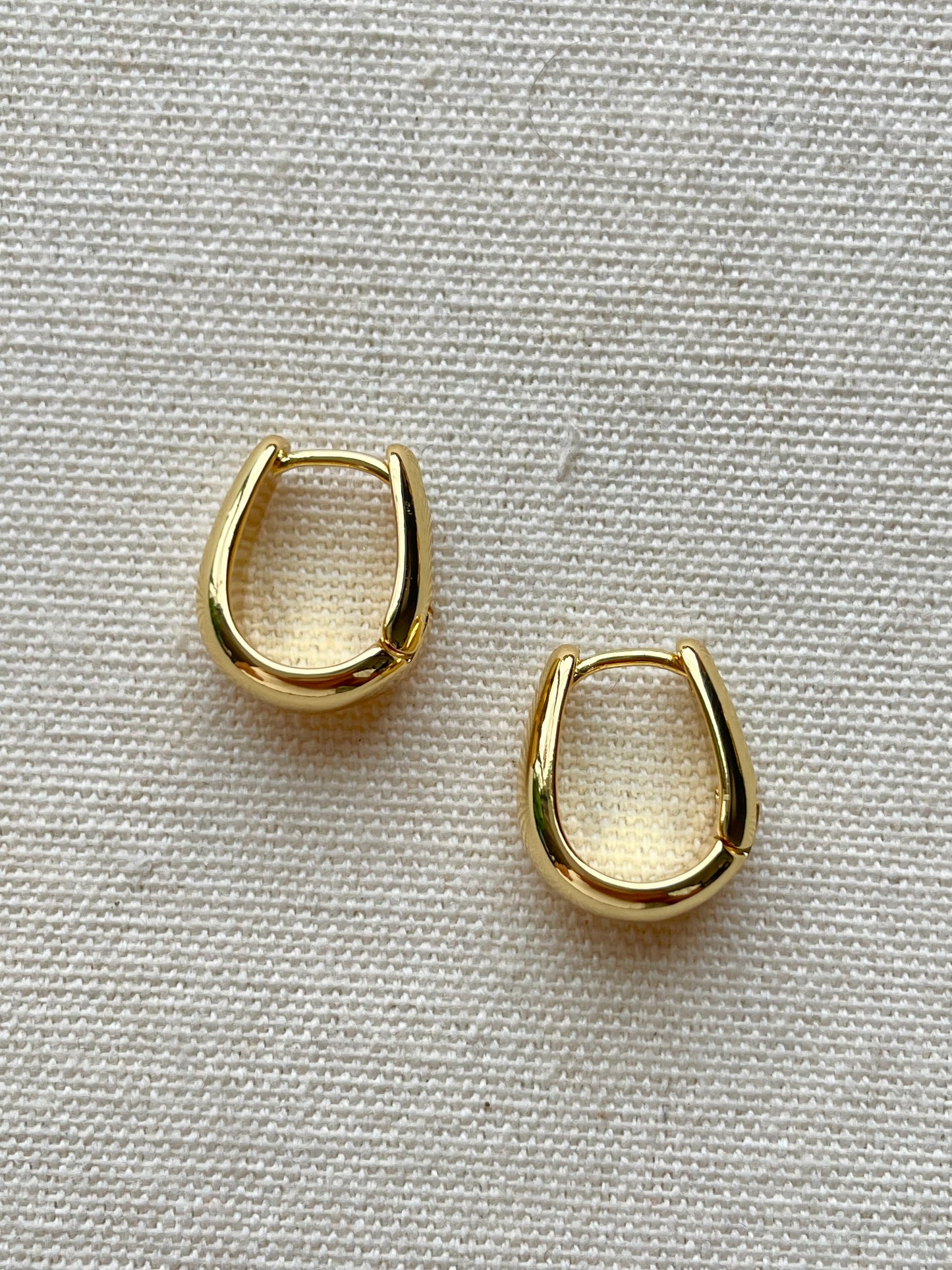 Hoa tai Cuttie huggie