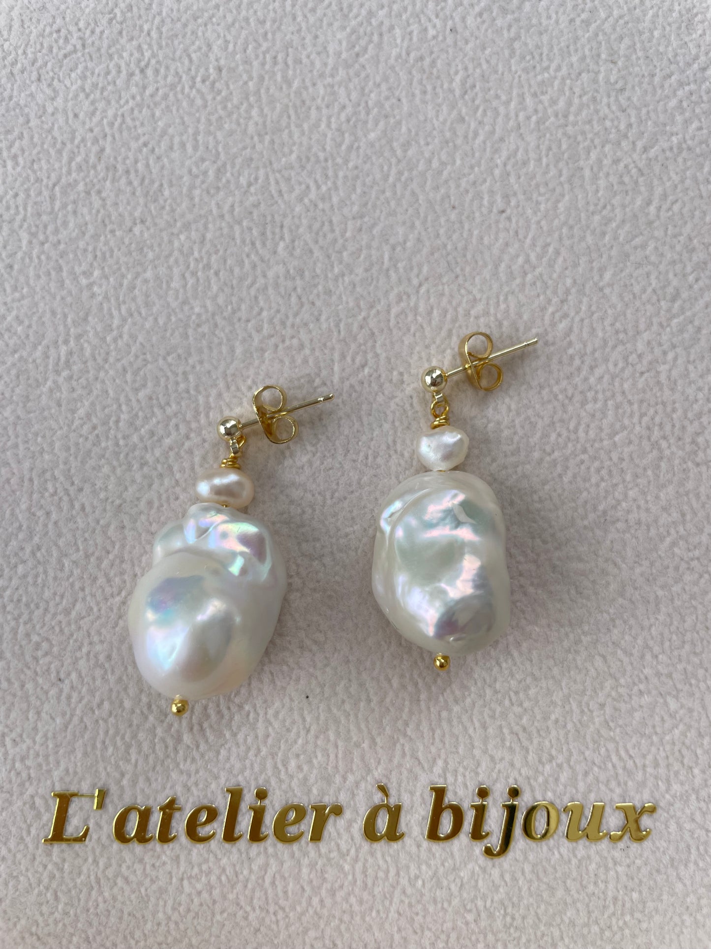 Hoa tai ngọc trai Bella Baroque