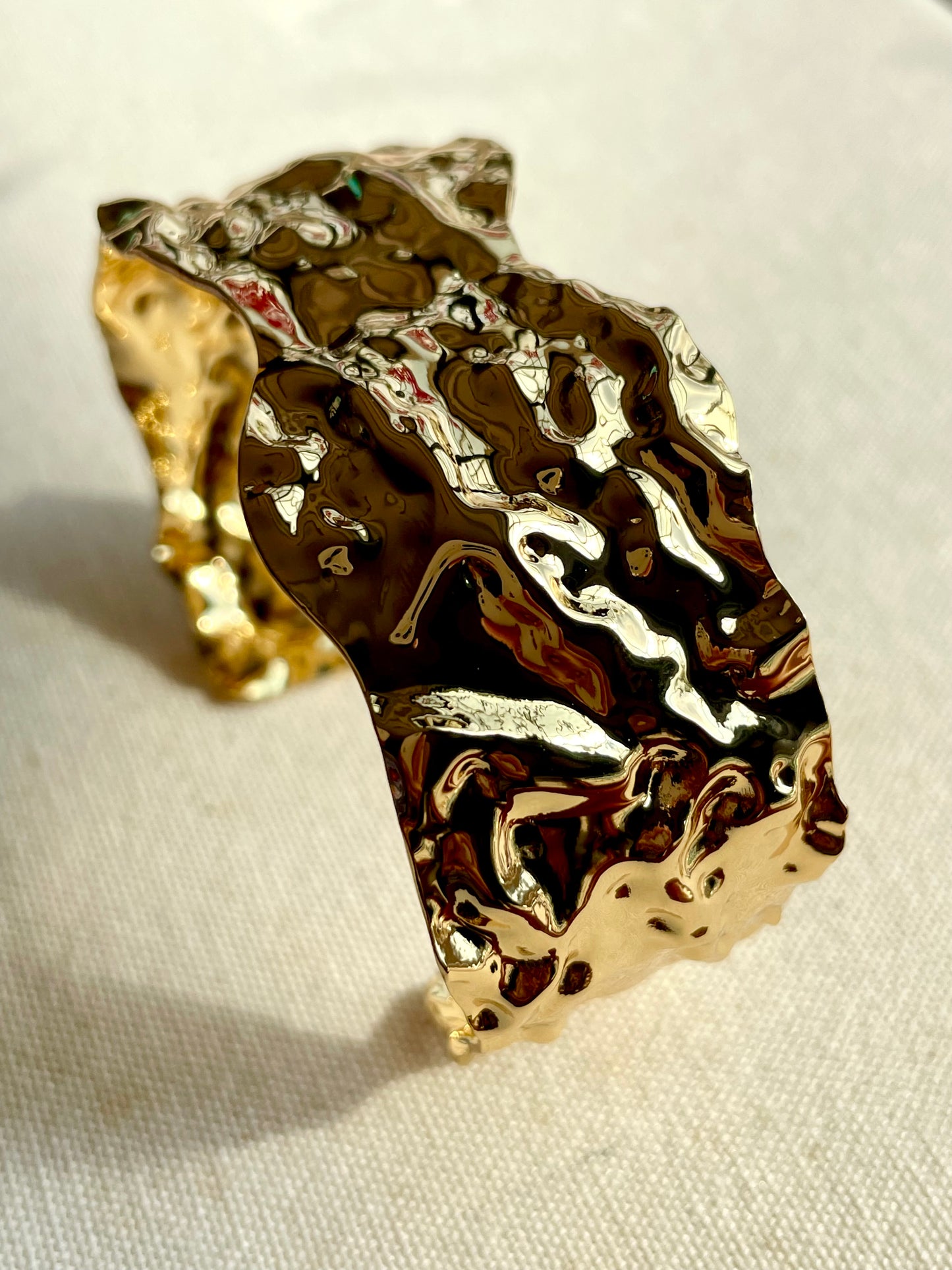 Vòng tay bản rộng Grinattie