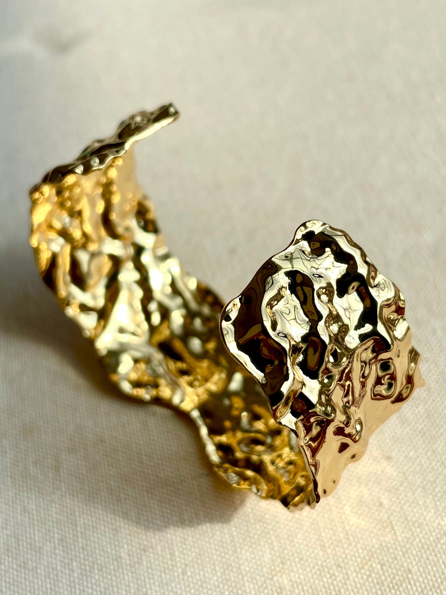 Vòng tay bản rộng Grinattie