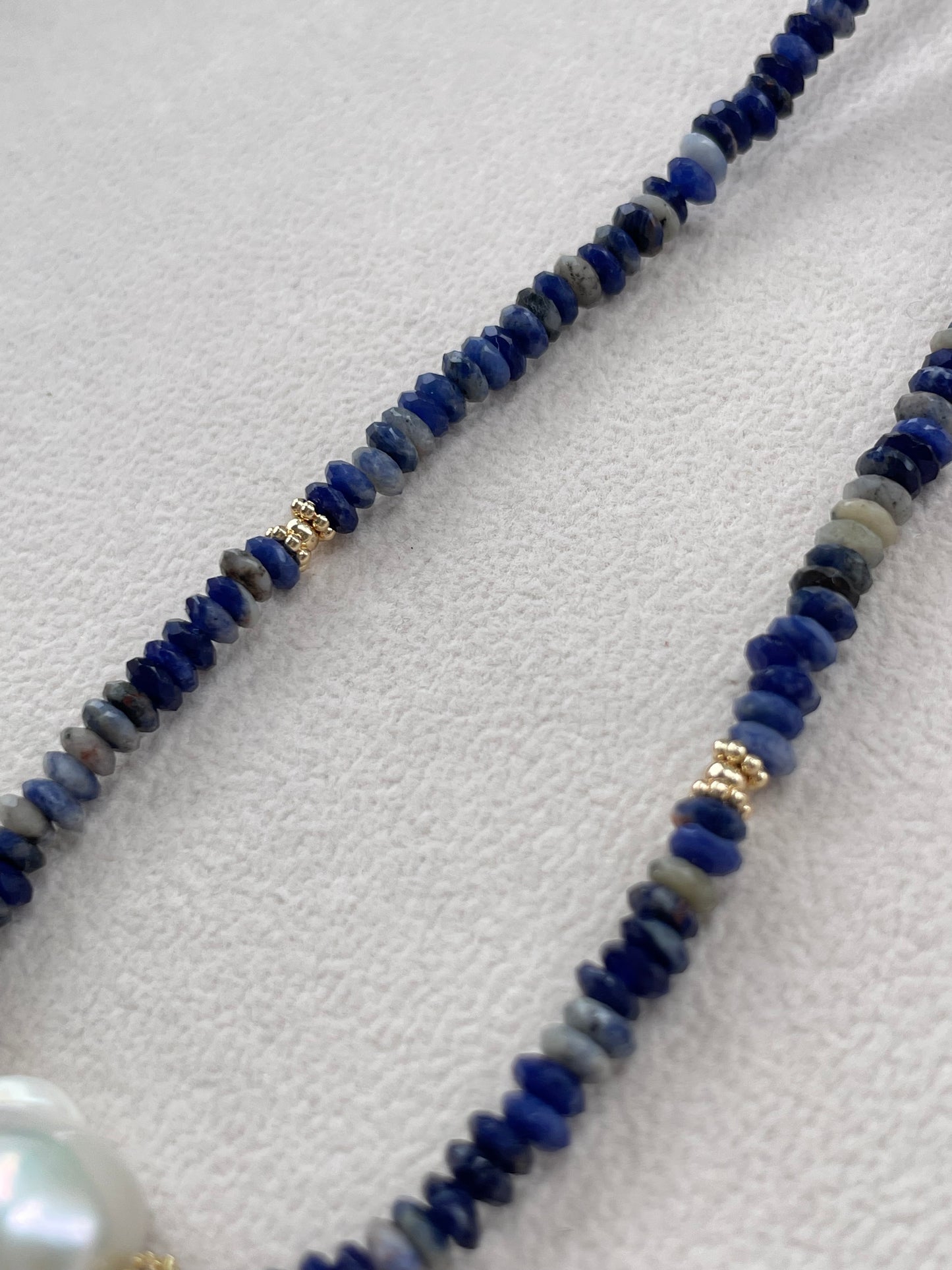 Vòng cổ Blue-vein stone & Baroque pendant