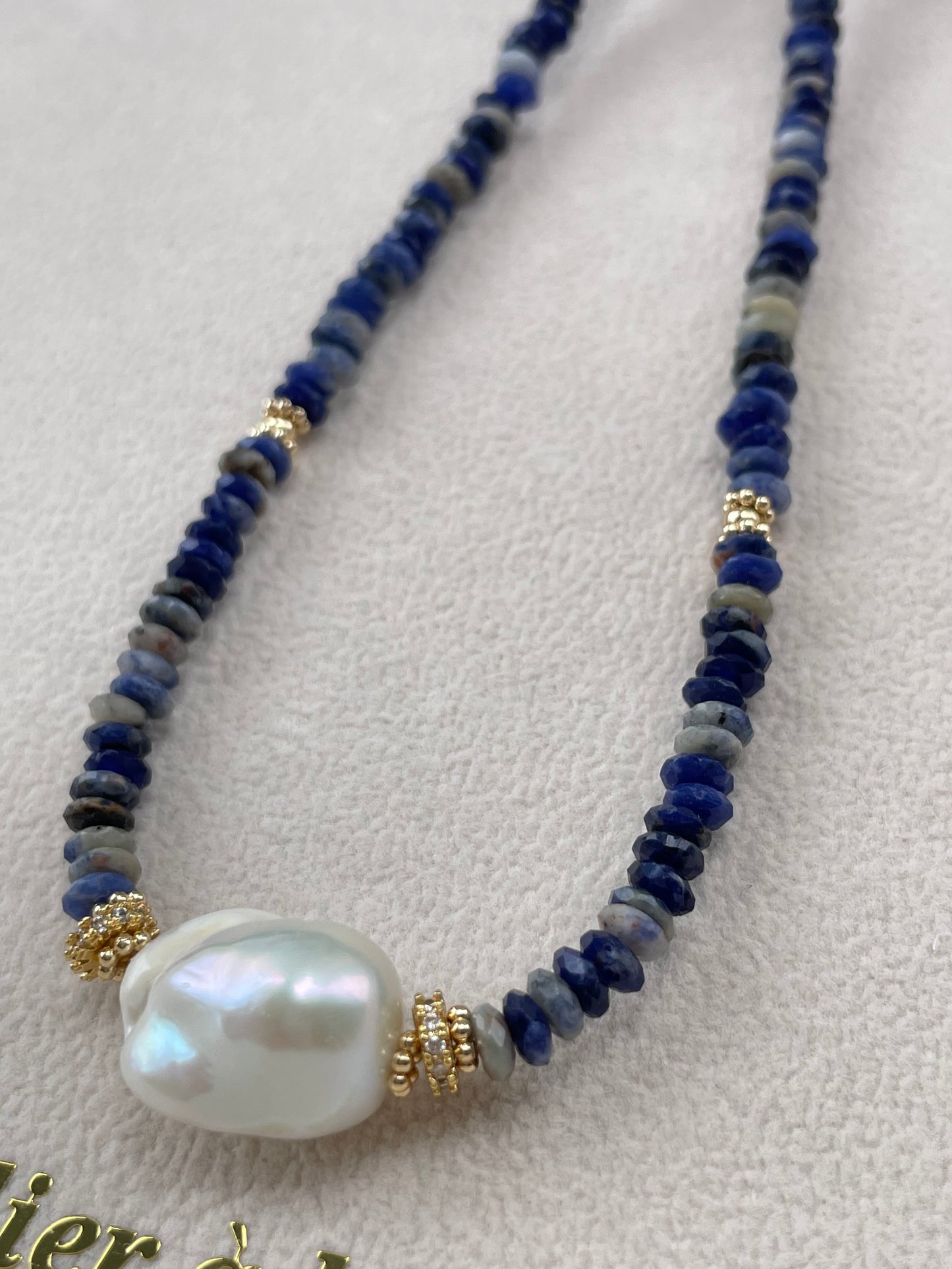 Vòng cổ Blue-vein stone & Baroque pendant