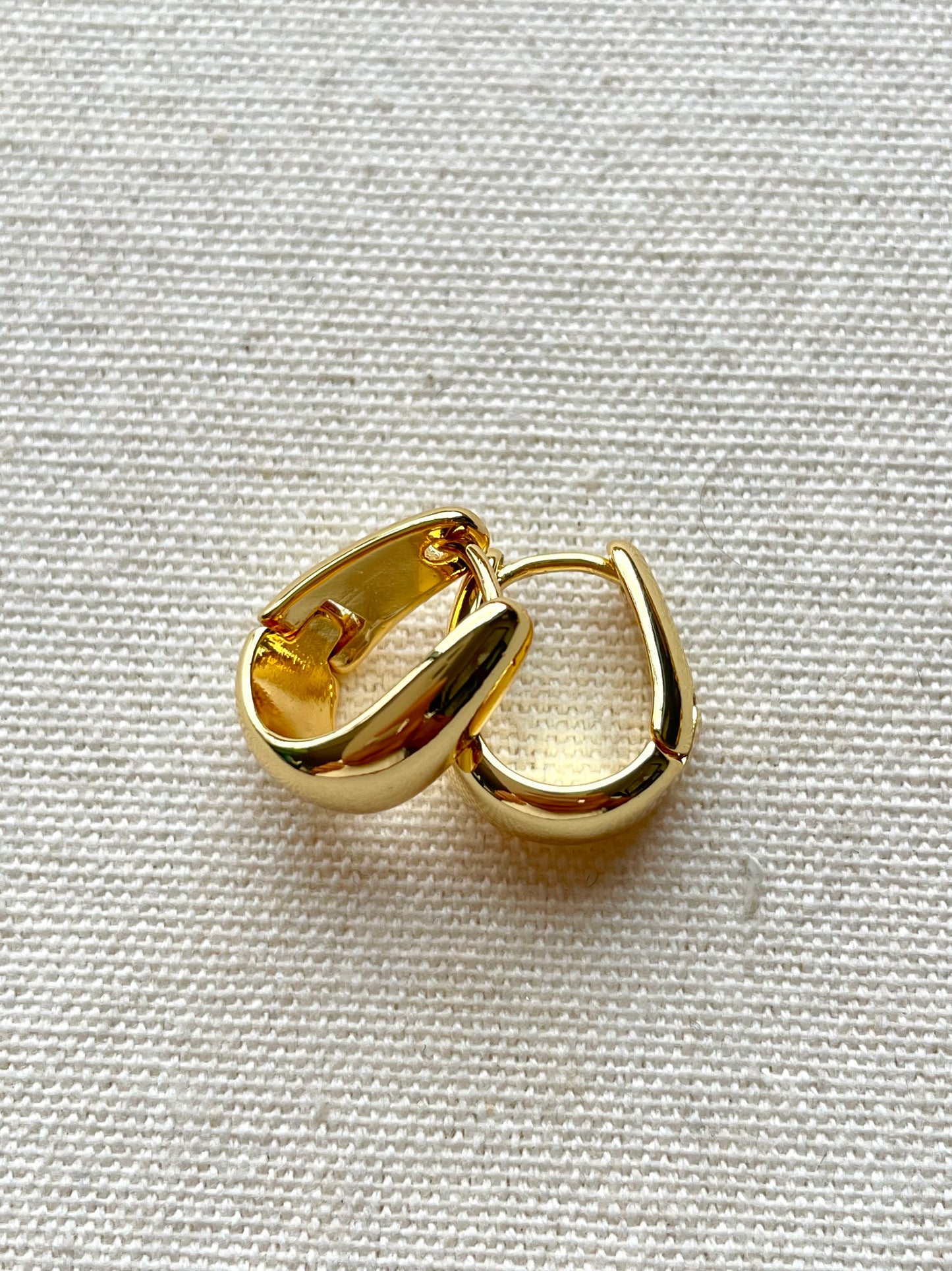 Hoa tai Cuttie huggie