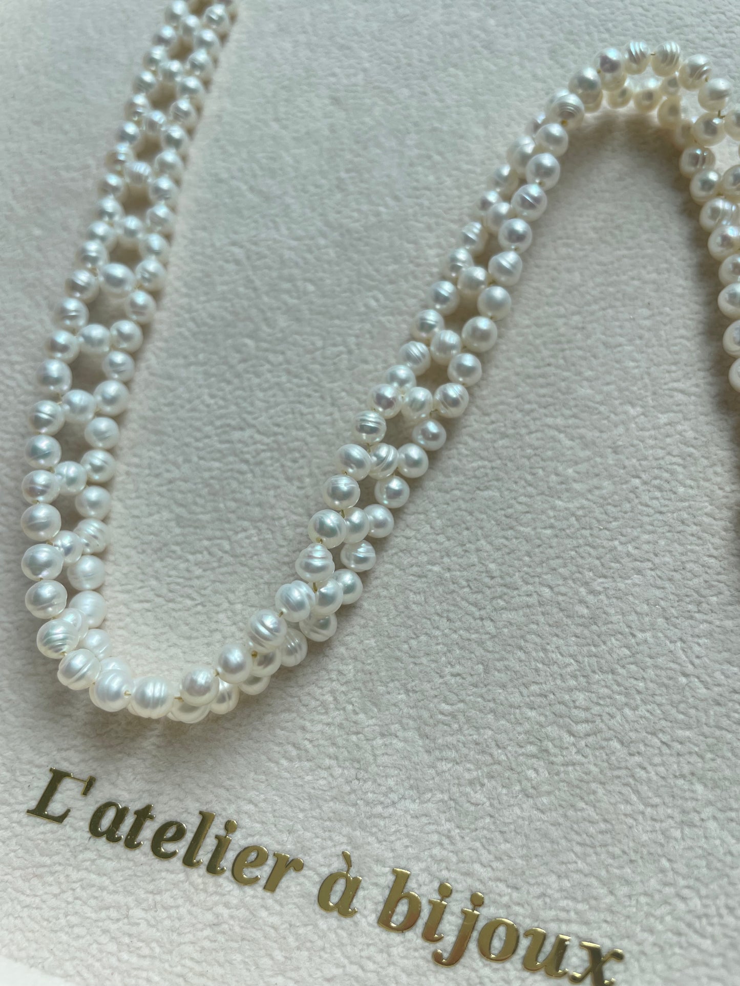 Vòng cổ choker ngọc trai 5mm đan dây