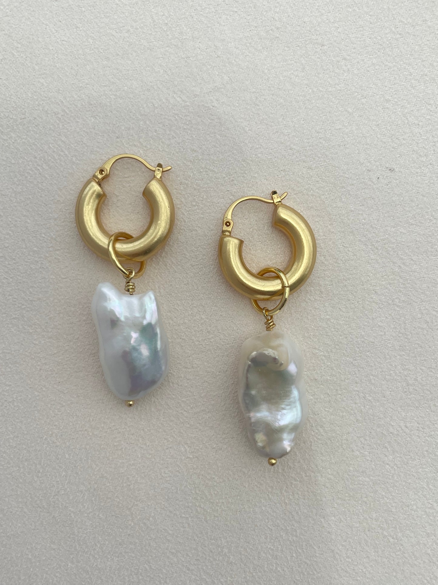 Serina pearl earrings