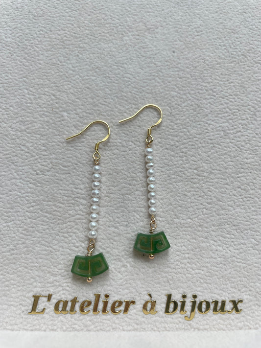 Hoa tai trai ngọc bích