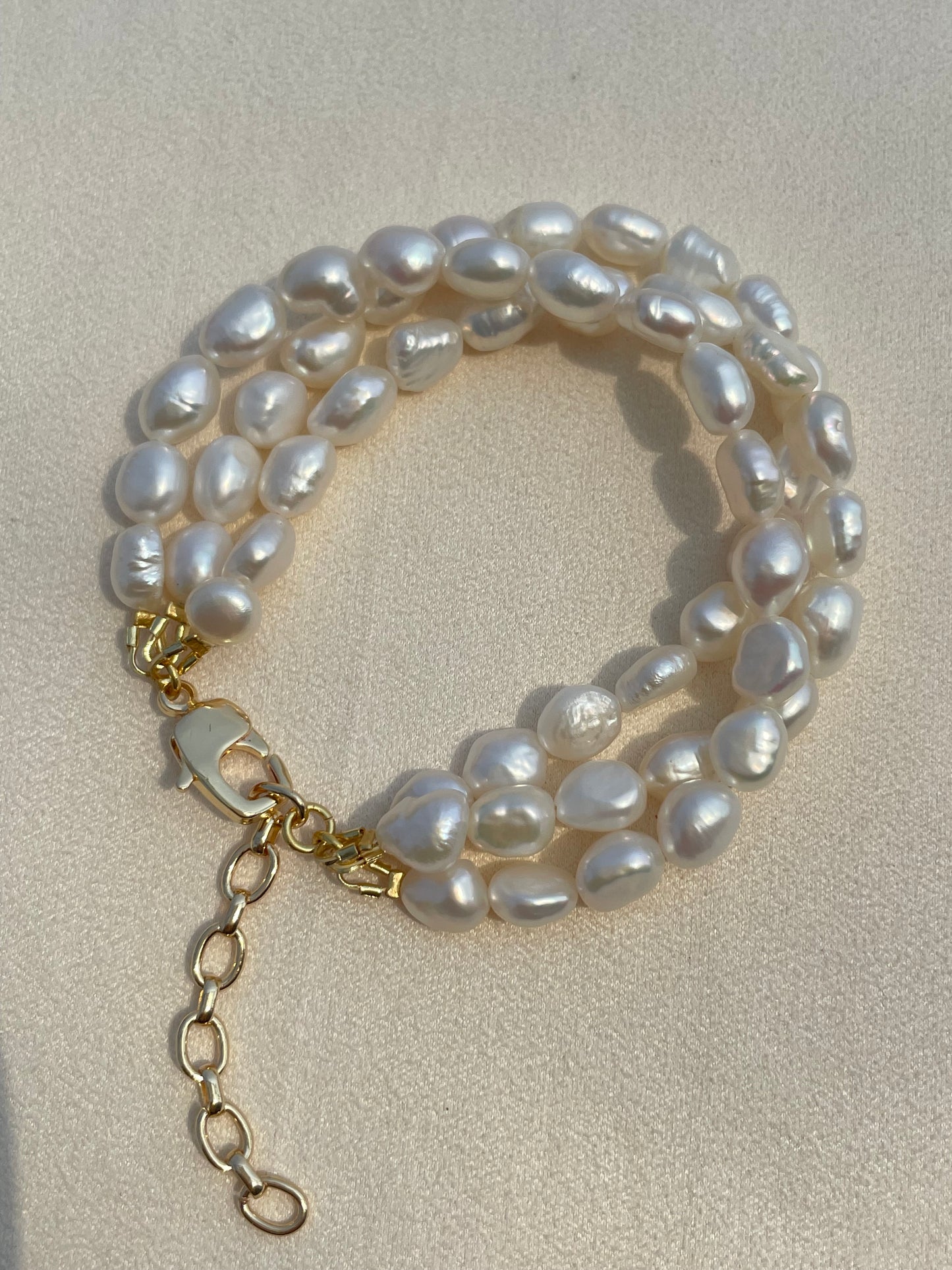 Triple layer 7mm pearl bracelet