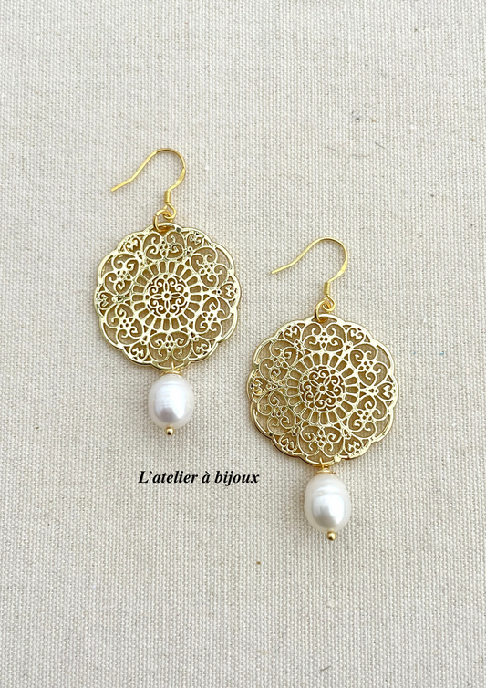 Soleil pearl earrings