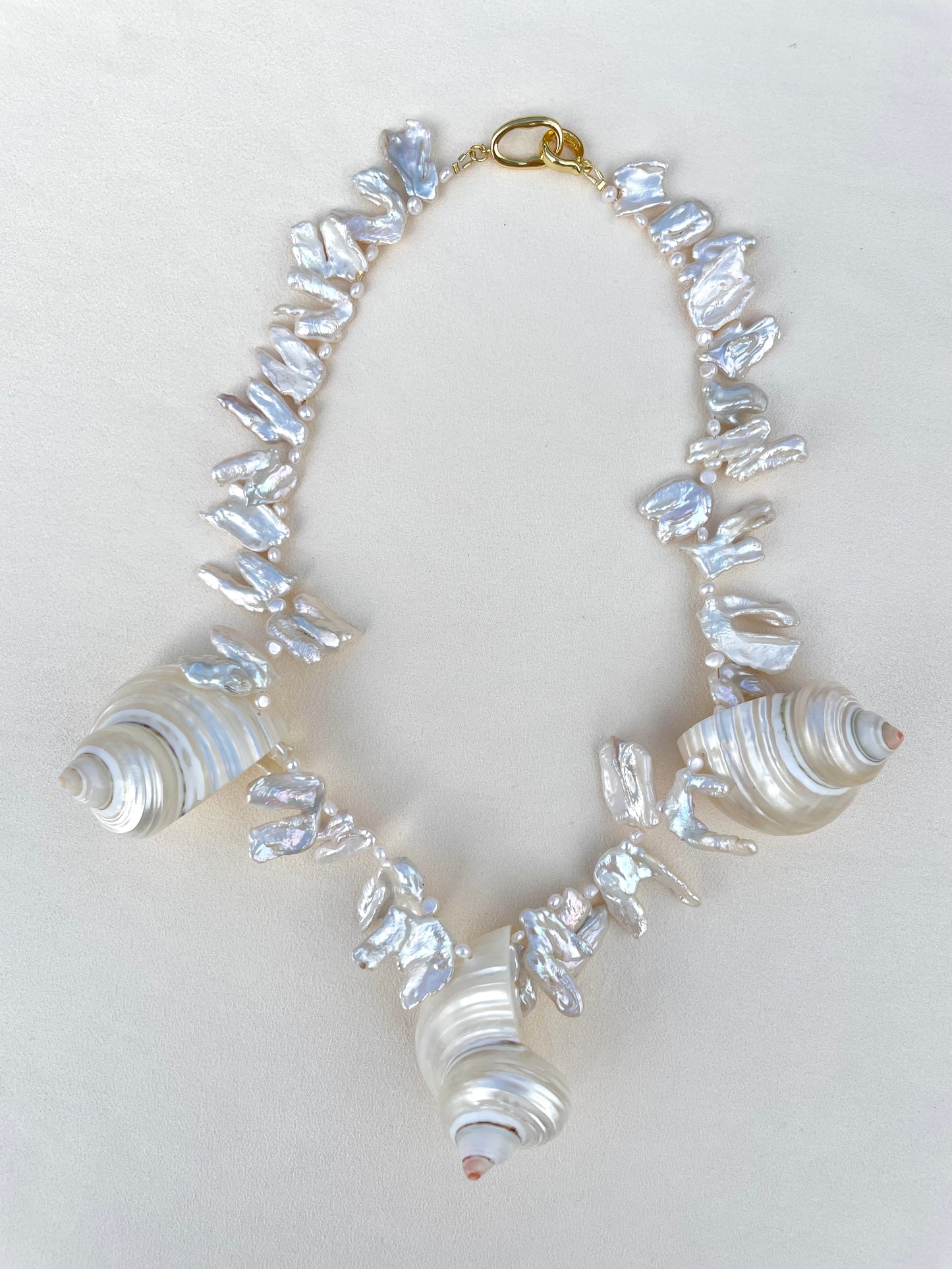 Arietta pearl & shell necklace