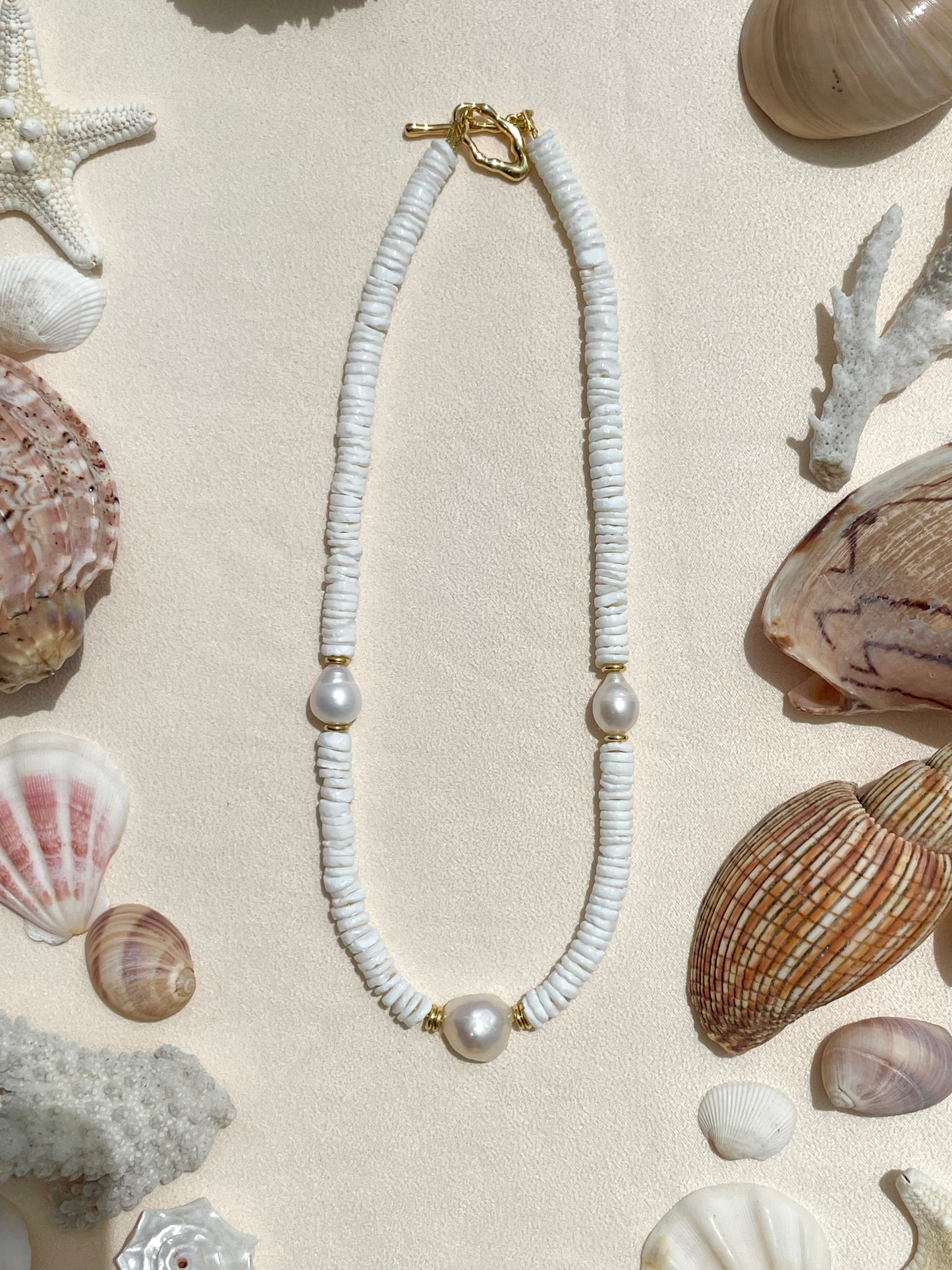 Shella Pearl Necklace