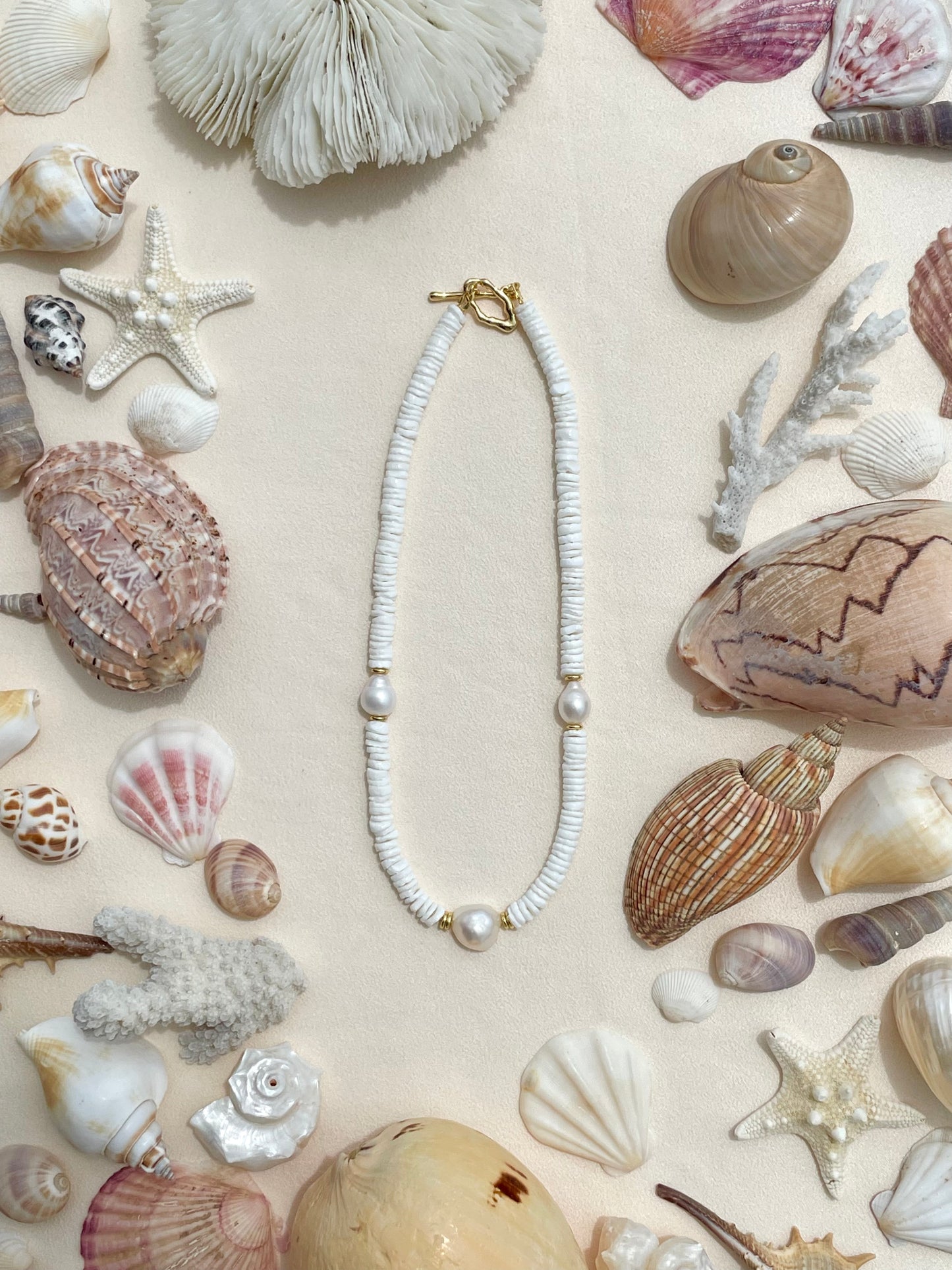 Shella Pearl Necklace