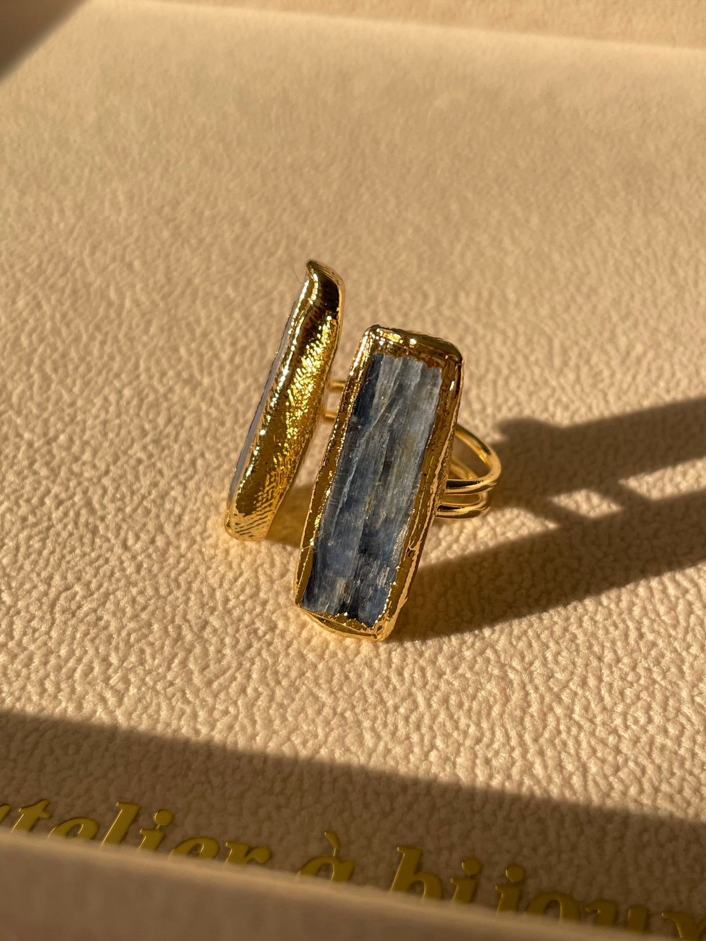 Nhẫn Kyanite statement