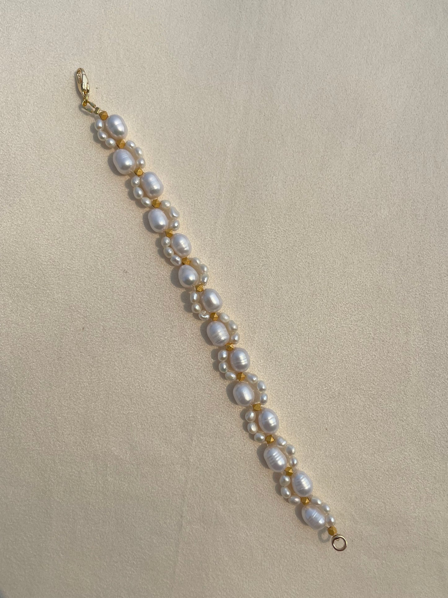 Twinie pearl bracelet