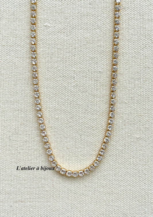 Vòng cổ Coral white