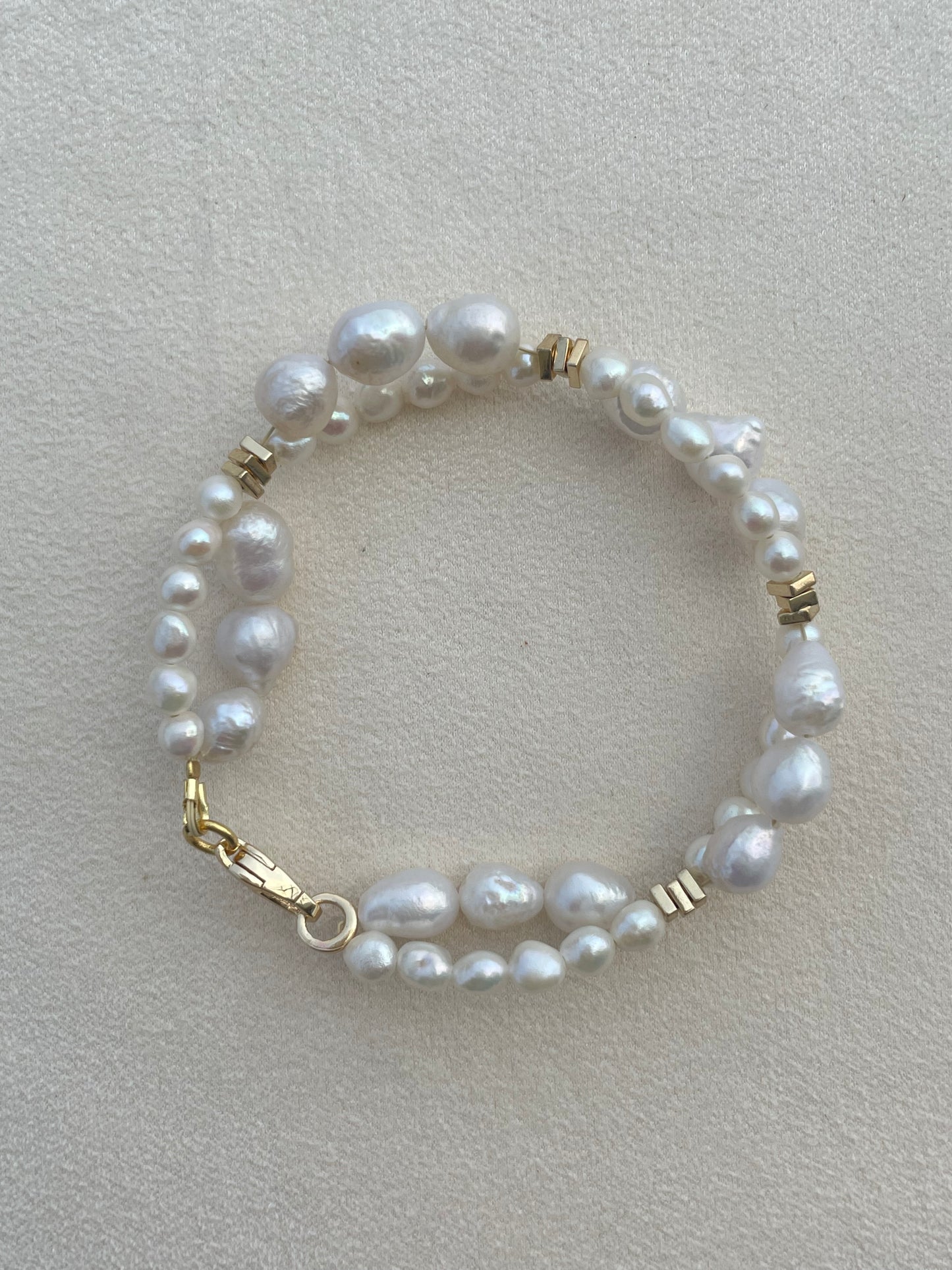 Twimmie pearl bracelet