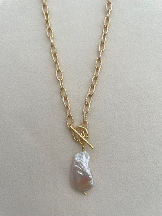 Lucia pearl pendent chain necklace