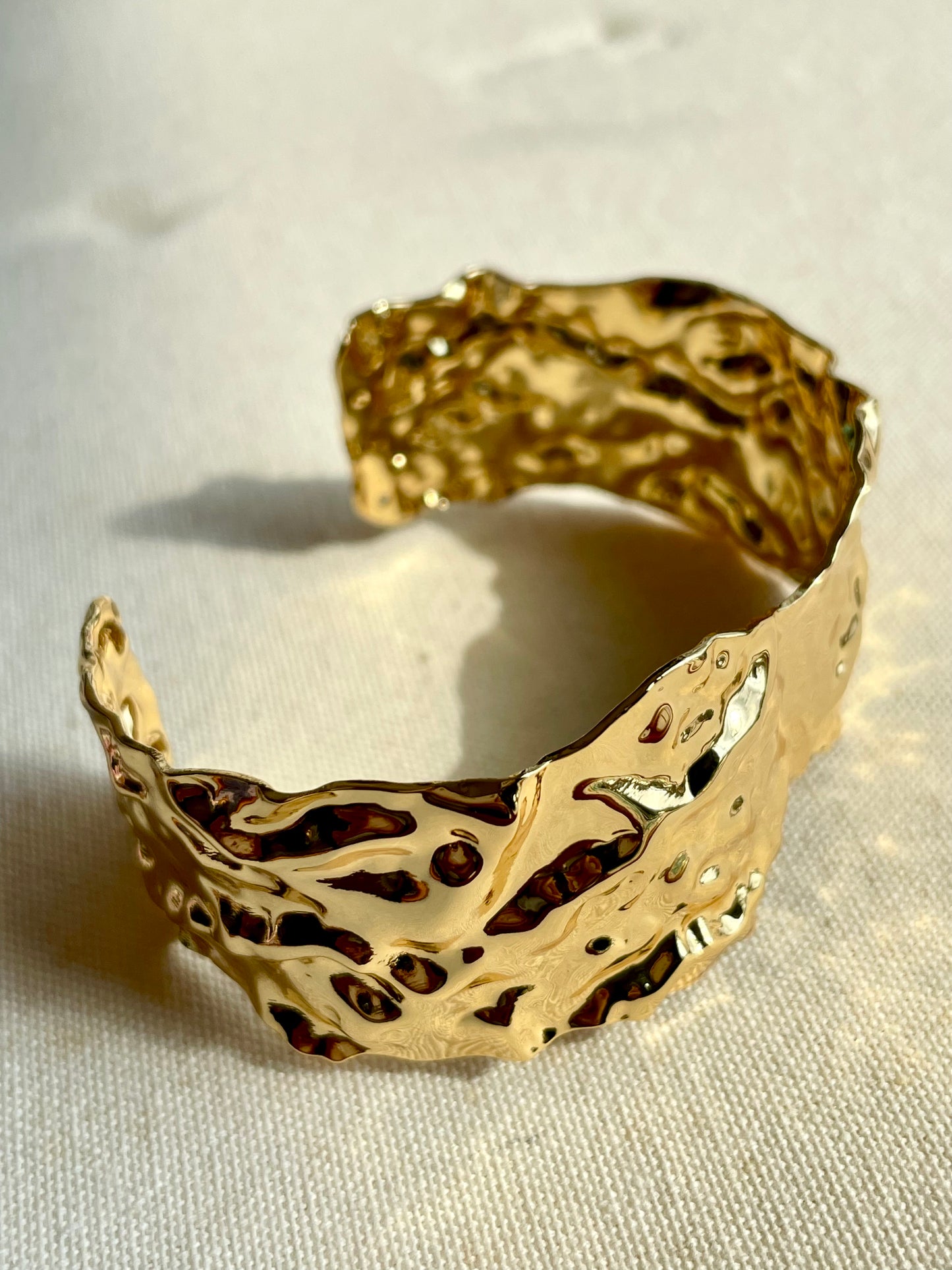 Grinattie wide bangle