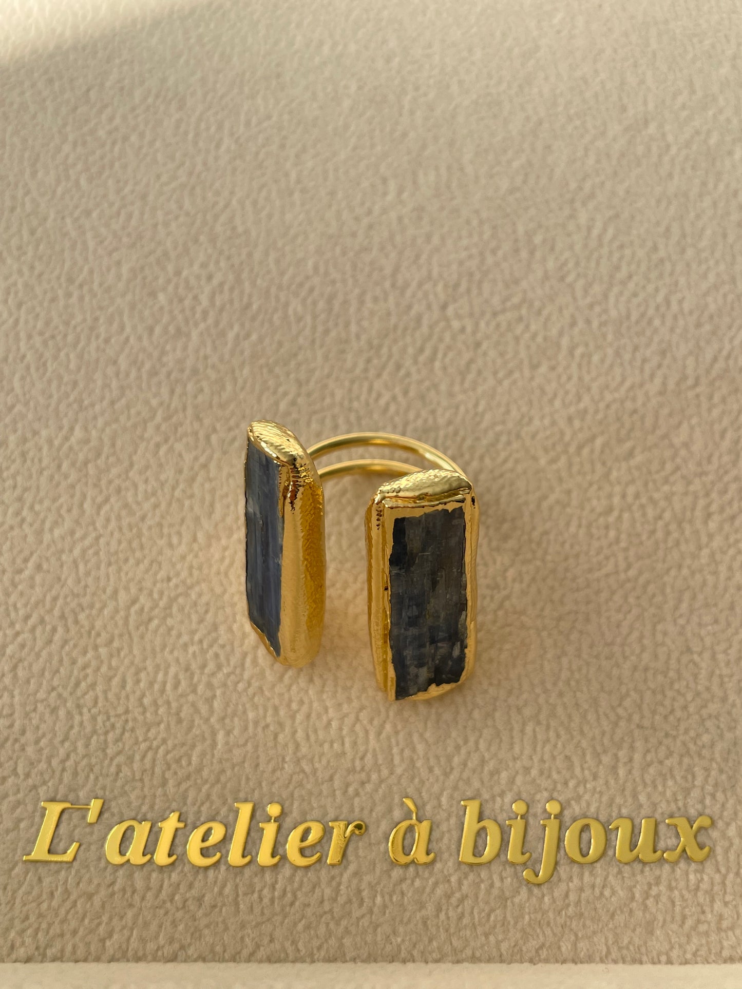 Nhẫn Kyanite statement