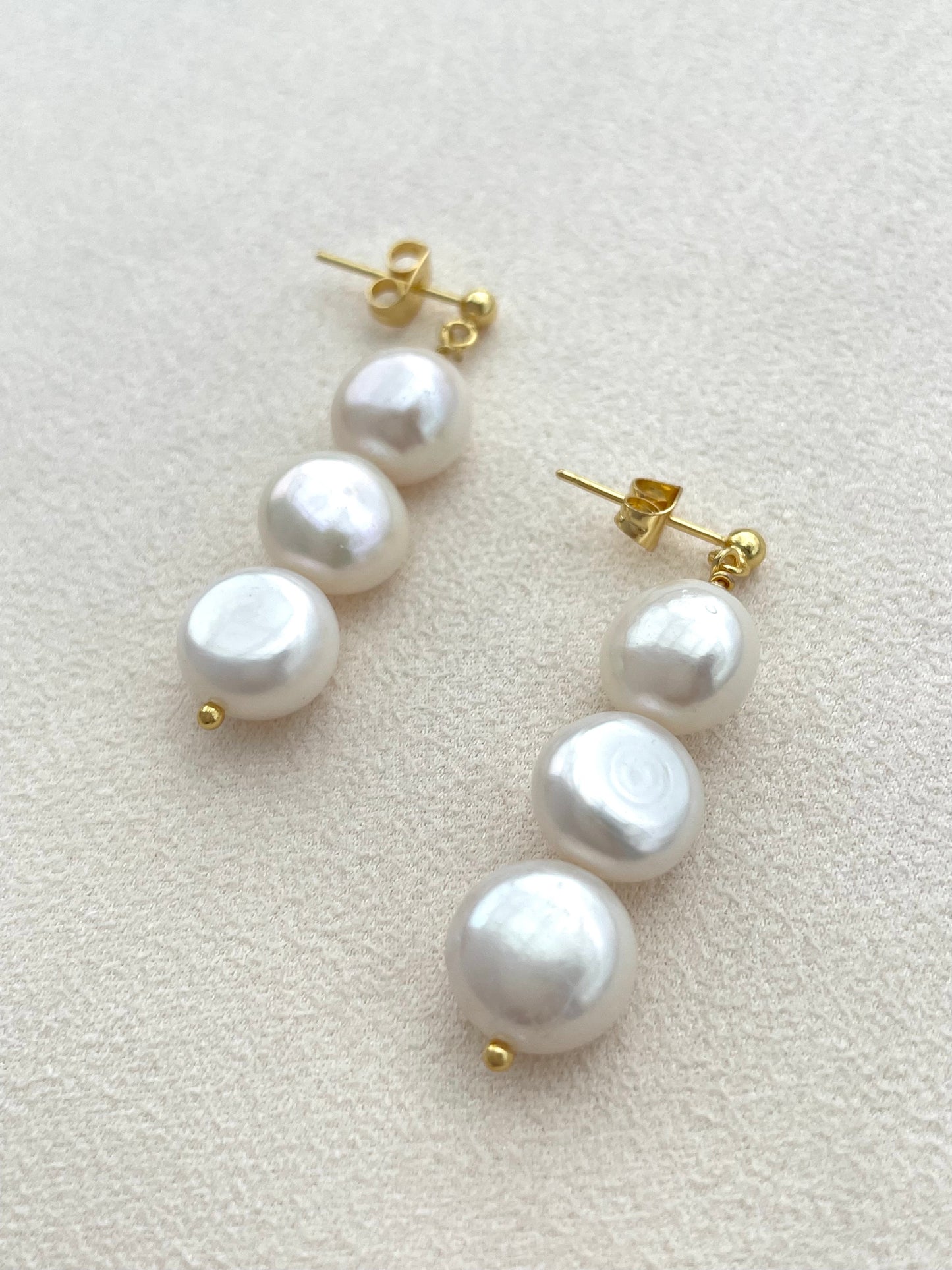 Audrey triple pearl earrings