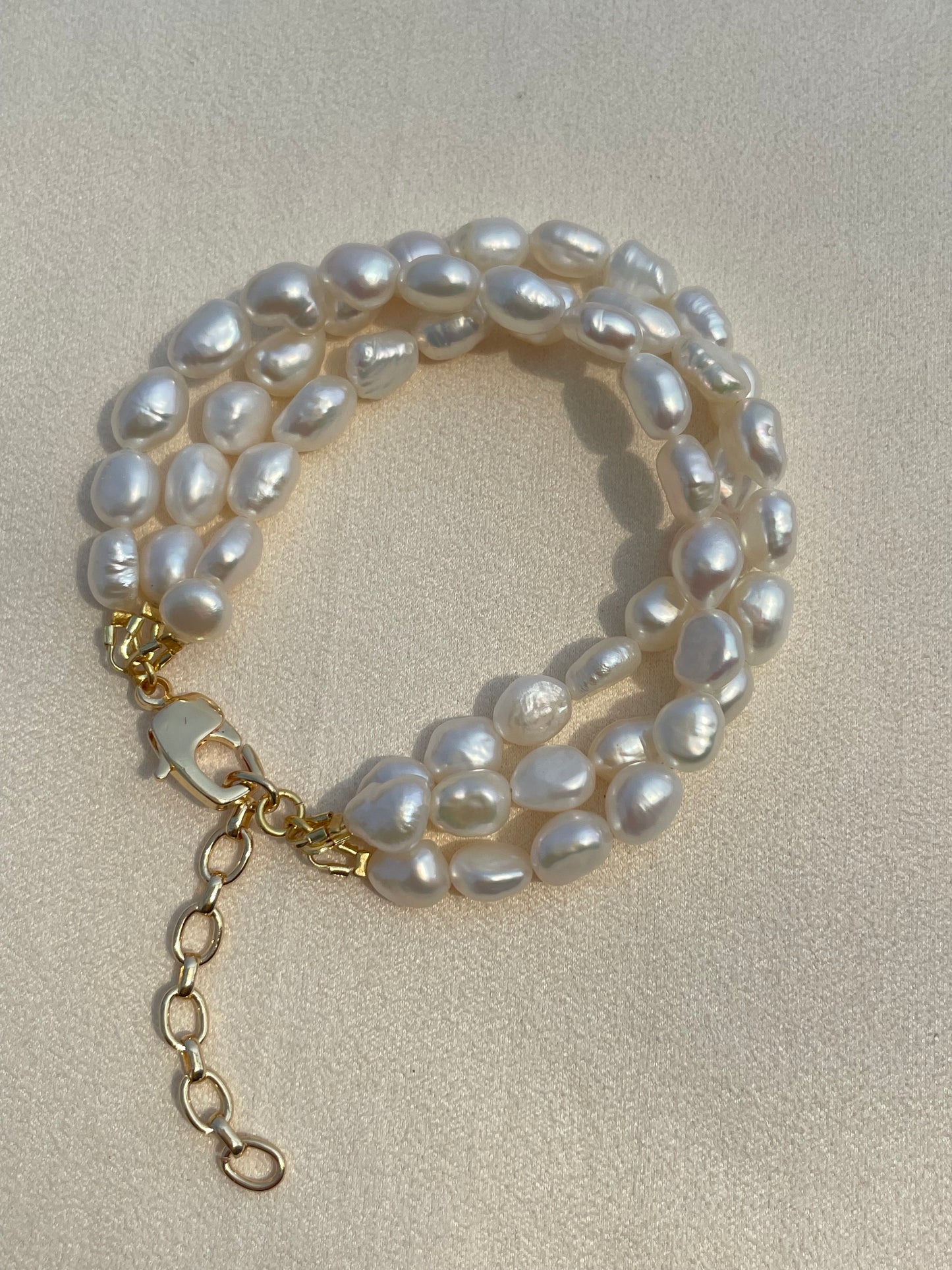 Triple layer 7mm pearl bracelet