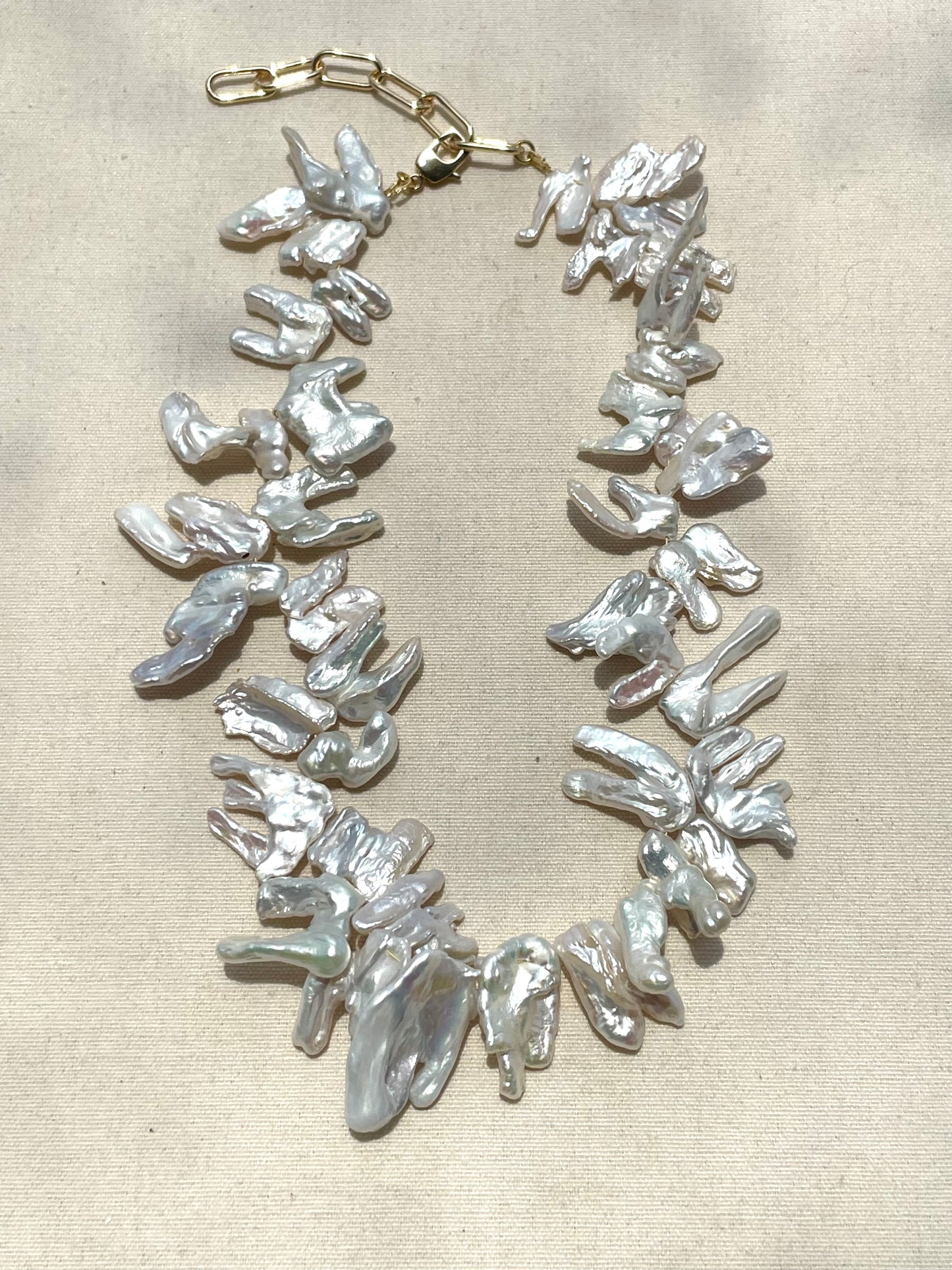 Amara pearl necklace