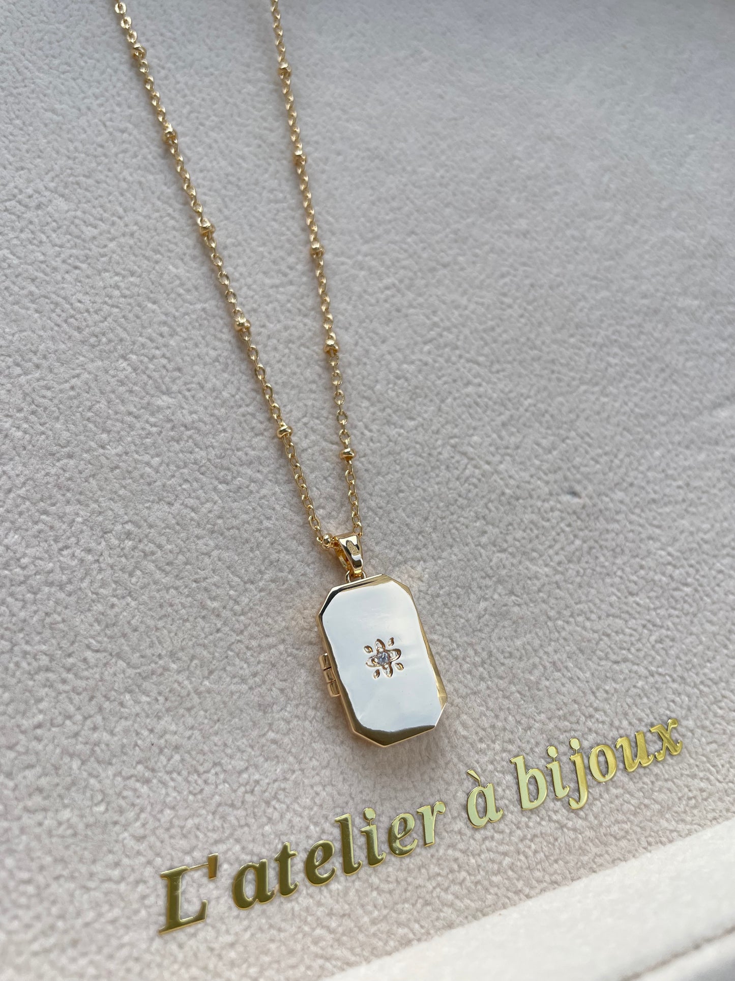 Bộ sưu tập vòng cổ mặt dây chuyền Locket