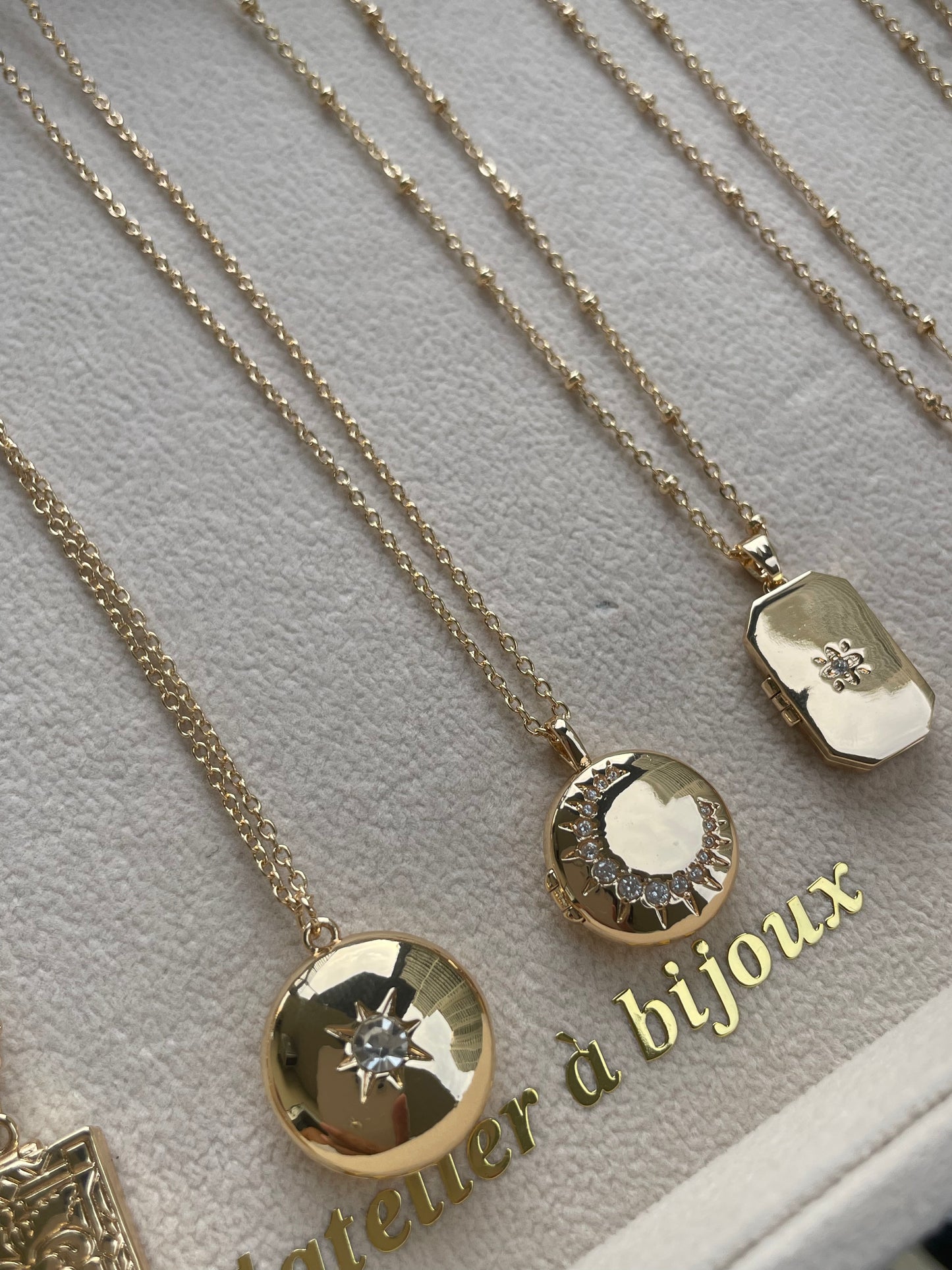 Bộ sưu tập vòng cổ mặt dây chuyền Locket