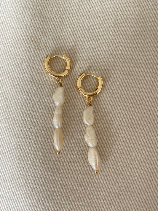 Triplet pearl earrings